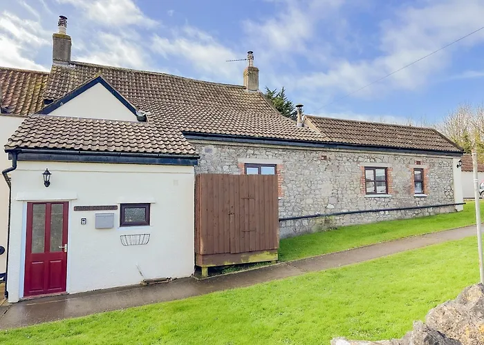 Cosy Coastal Retreat-Dog Friendly