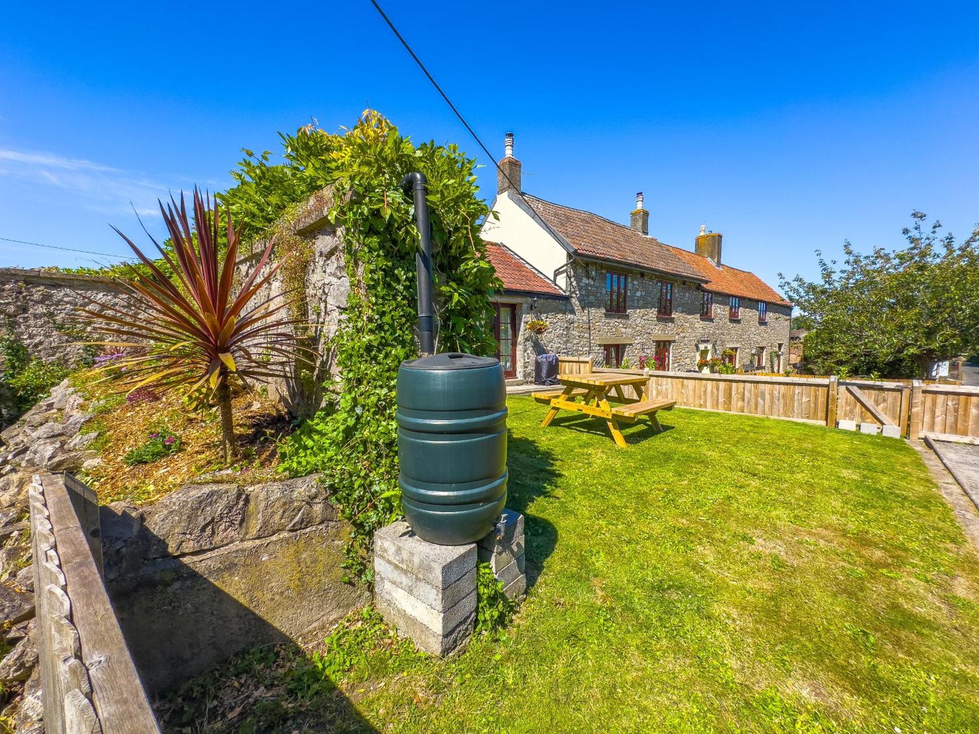 Cosy Coastal Retreat-dog Friendly Holiday home *